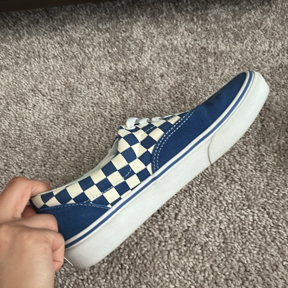 Vans - Picture 10 of 10